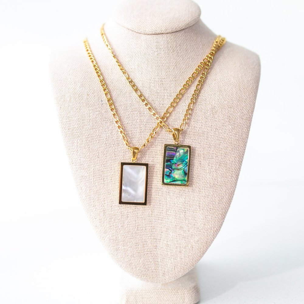 BEAUTIFUL STATEMENT Necklace Mother of Pearl Pendant on 18K Gold Figaro Chain